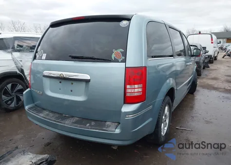 2010 Chrysler Town & Country New Lx z USA, uszkodzony, nr VIN 2A4RR2D16AR414672
